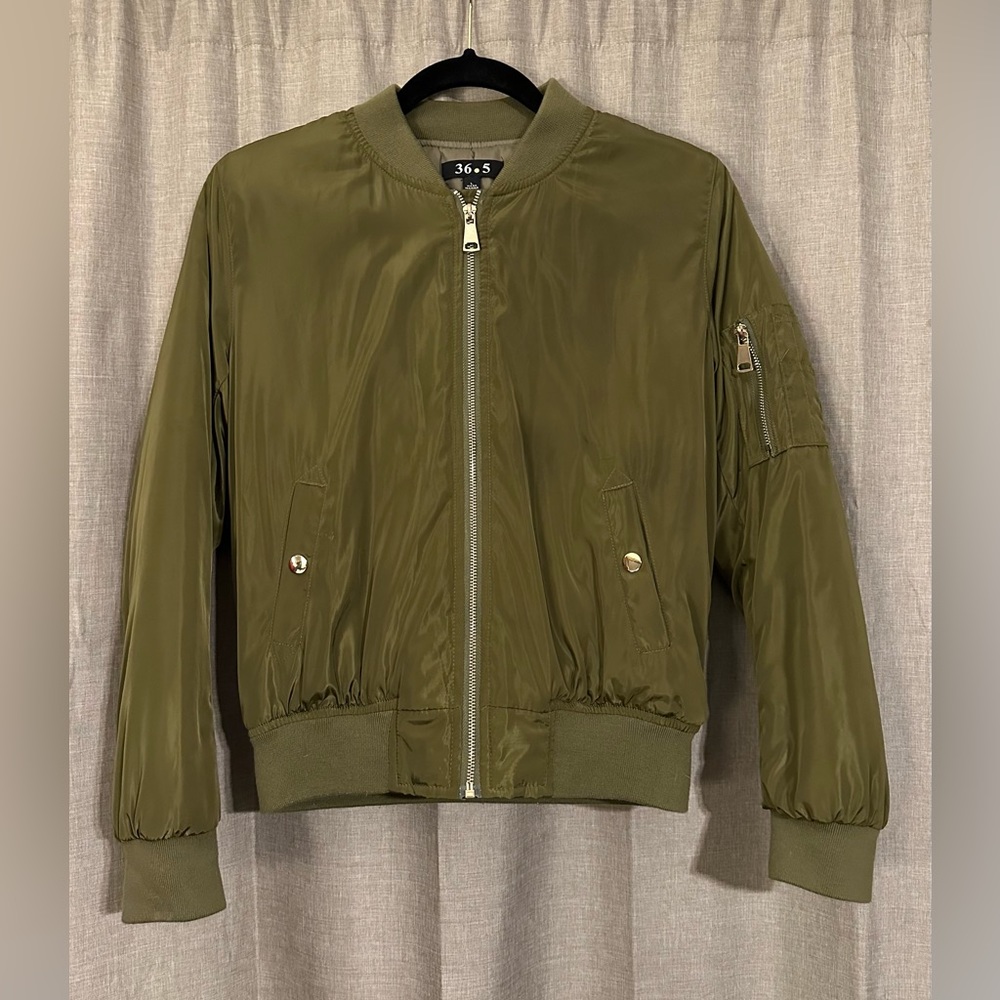36 Point 5 Olive Green Bomber Jacket - size L